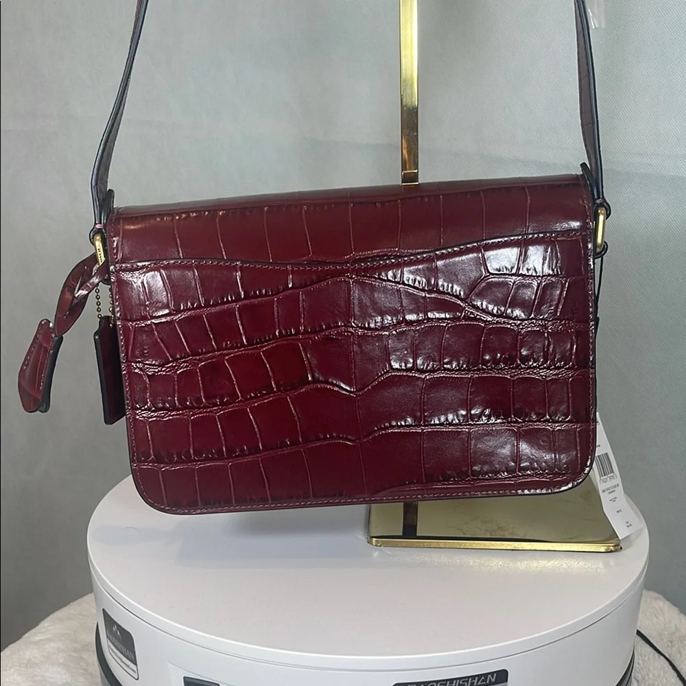 Elegant Burgundy Croc-Embossed Shoulder Bag - Picture 5 of 13
